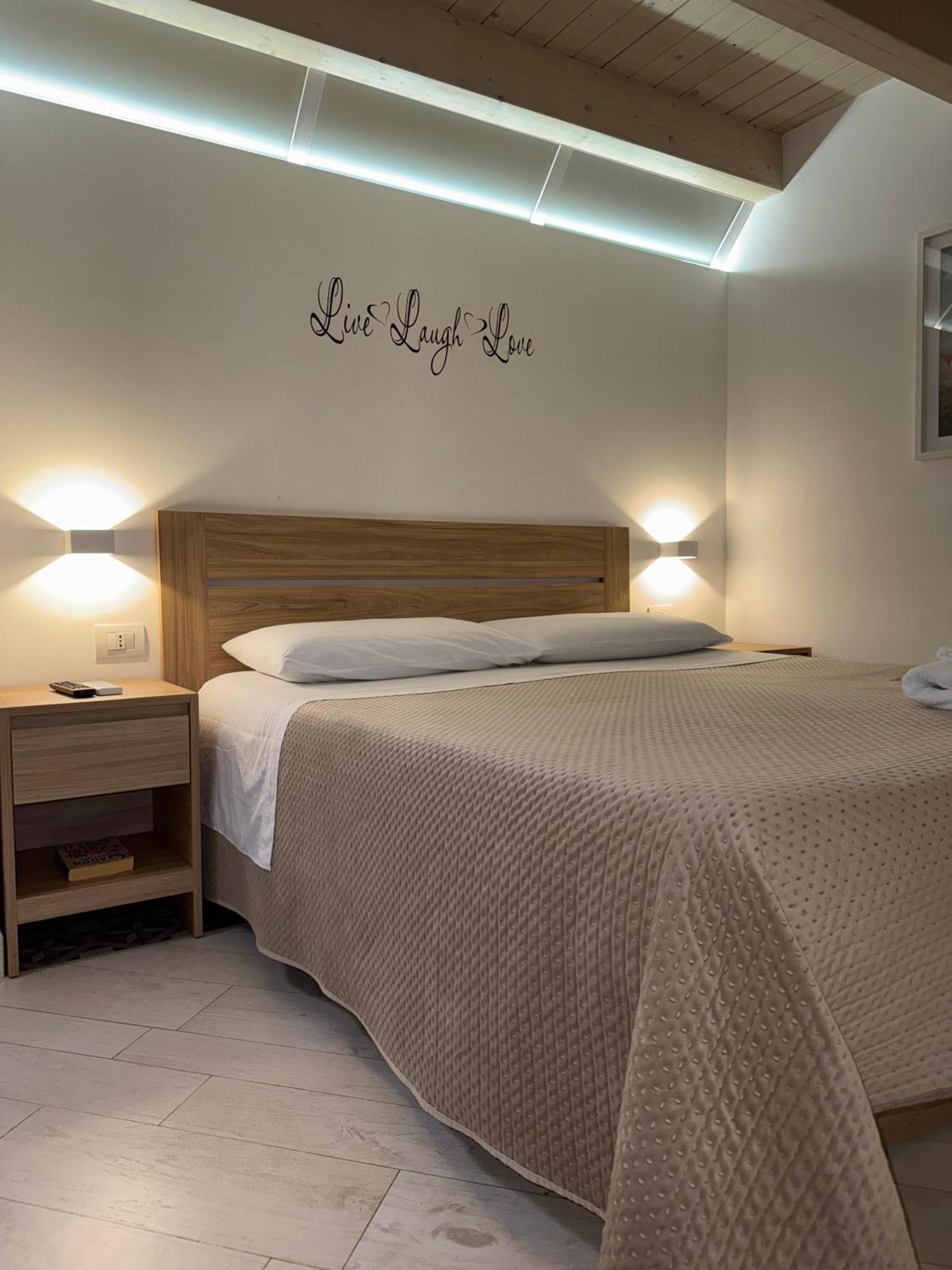 More Apartments Il Ferrarese Барі Екстер'єр фото